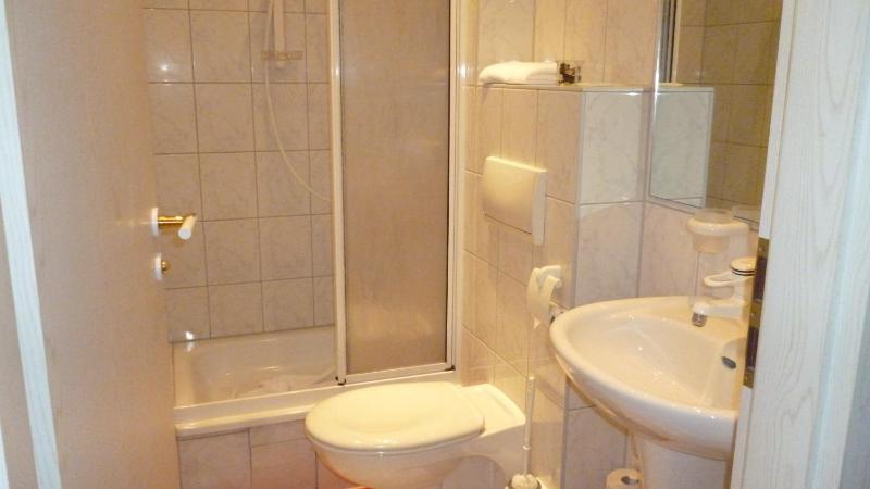 Single Room image 2