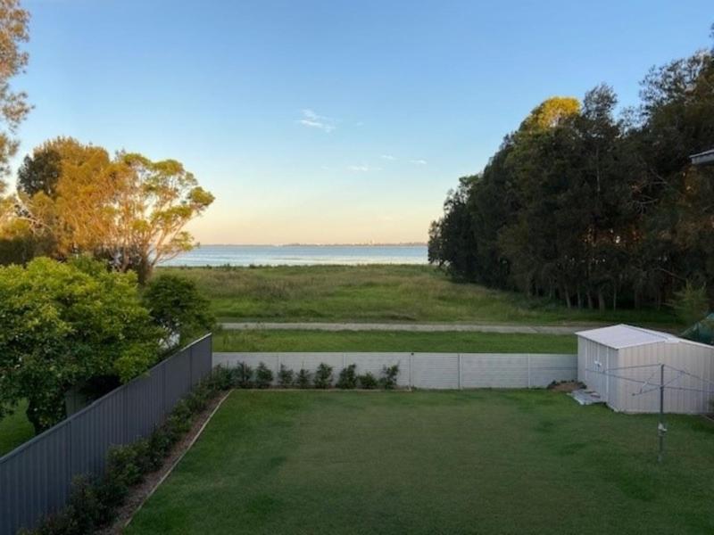 Lakefront Holiday Home Images