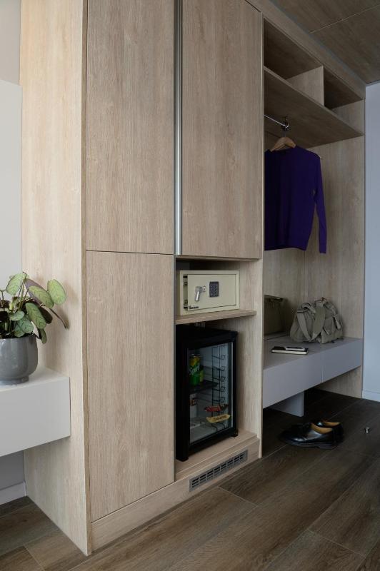 One-Bedroom Suite image 2