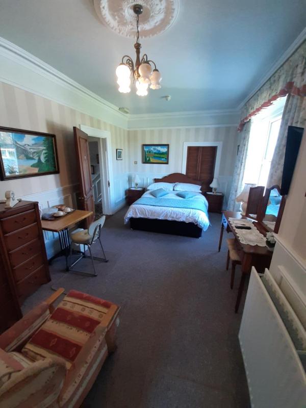 Deluxe Double Room with Balcony image 4