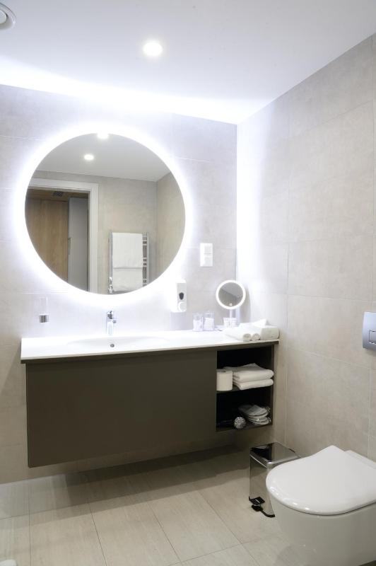 Deluxe Double Room image 3