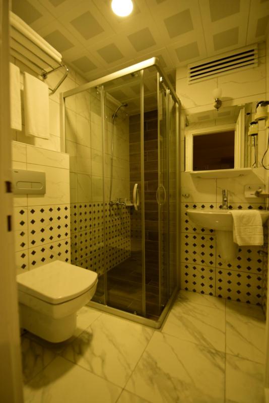 One-Bedroom Apartment (4 Adults) image 3