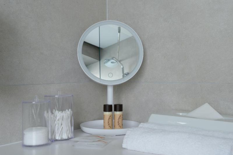 One-Bedroom Suite image 4