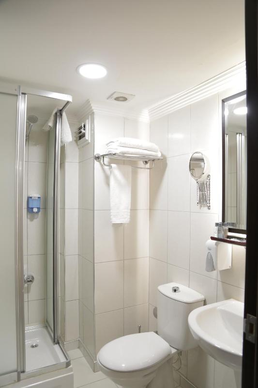 Standard Single Room image 2