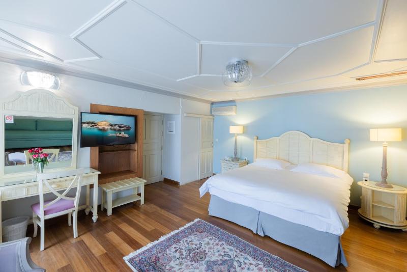 Superior Double Room image 2