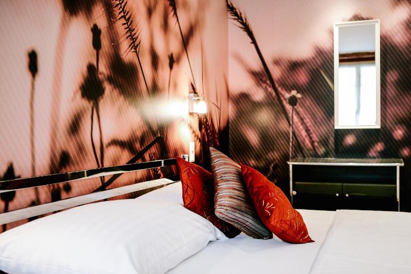 Standard Double Room image 1