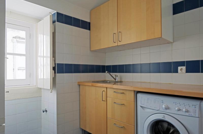 Two-Bedroom Superior Apartment with River and City View image 4