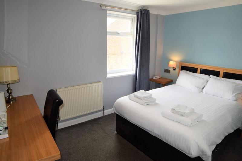 Standard Double Room image 3