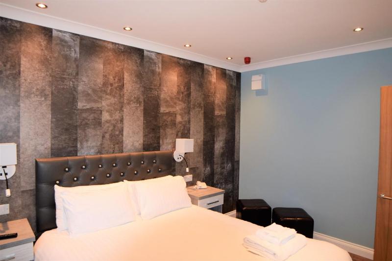 One-Bedroom Suite image 1