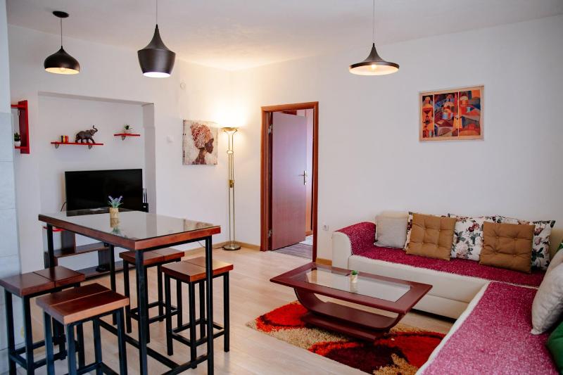 One-Bedroom Apartment image 4