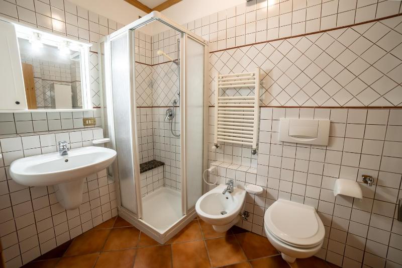 One-Bedroom Apartment image 4