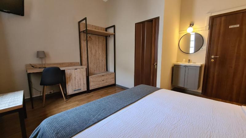 Superior Double or Twin Room image 4