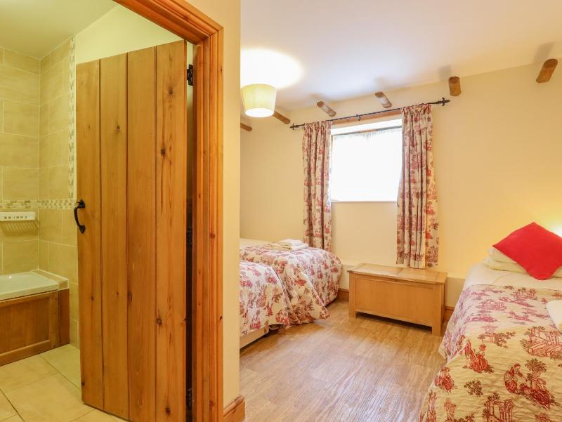 Hayloft Cottage - image 13
