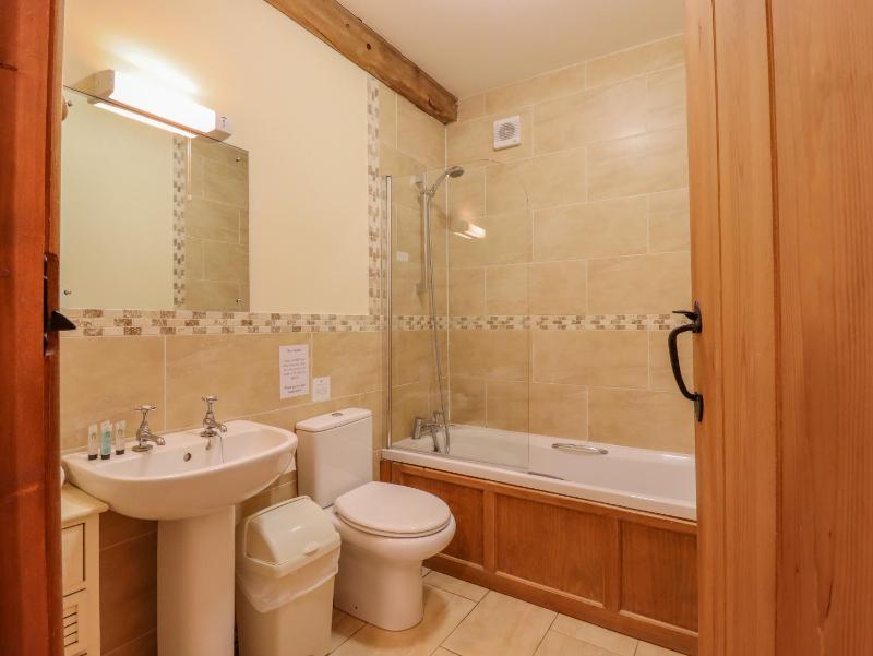 Hayloft Cottage - image 4