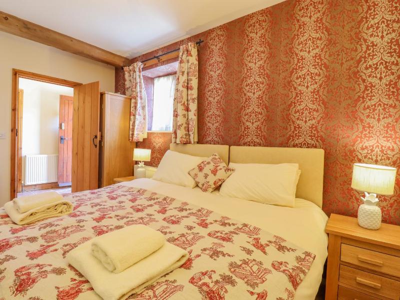 Hayloft Cottage - image 11