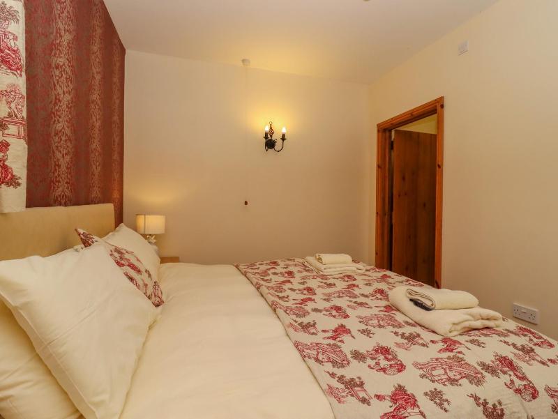 Hayloft Cottage - image 12