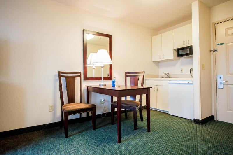King Room image 3
