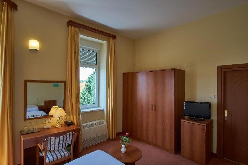Hotel Vila Ružica- glavna zgrada i depandanse - image 38