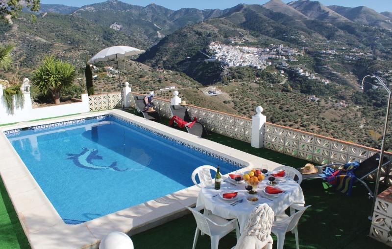 Beautiful Home In Árchez - image 5