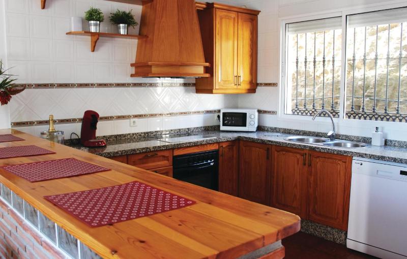 Beautiful Home In Árchez - image 23