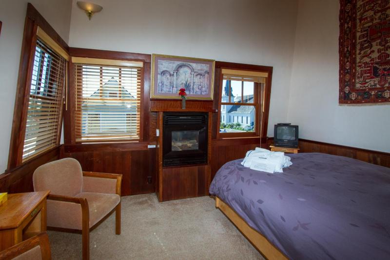 Deluxe Family Room - Pet Friendly image 4