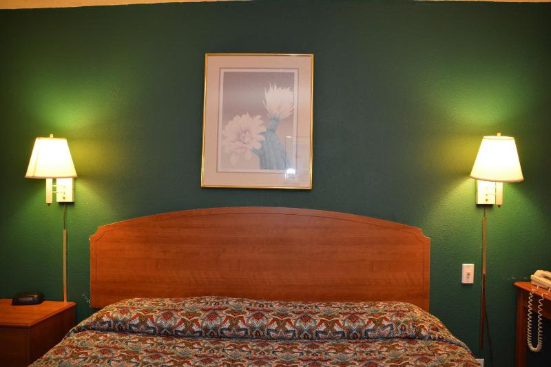Double Room with Two Double Beds - Non-Smoking image 3