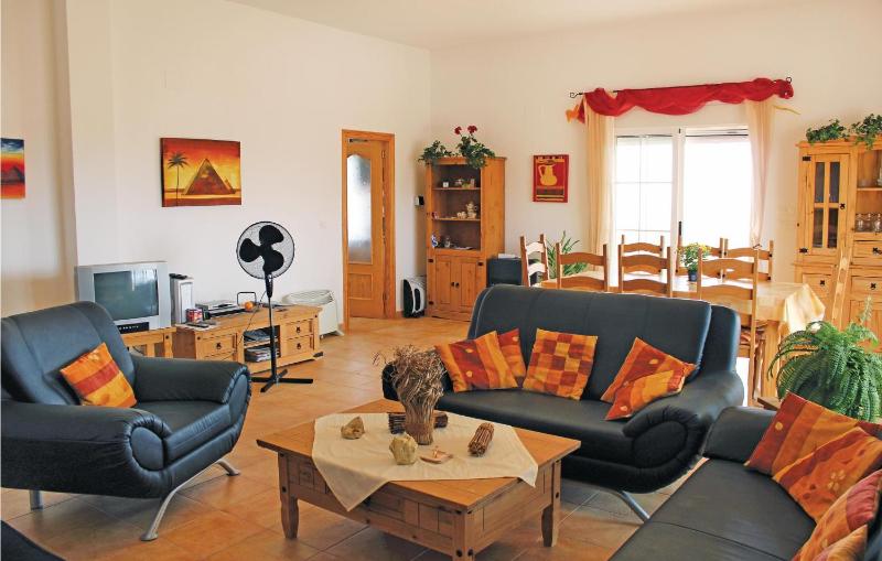 3 Bedroom Amazing Home In Monnegre - image 12
