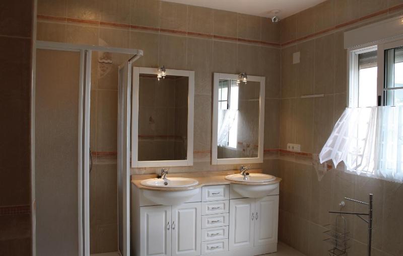 3 Bedroom Amazing Home In Monnegre - image 3