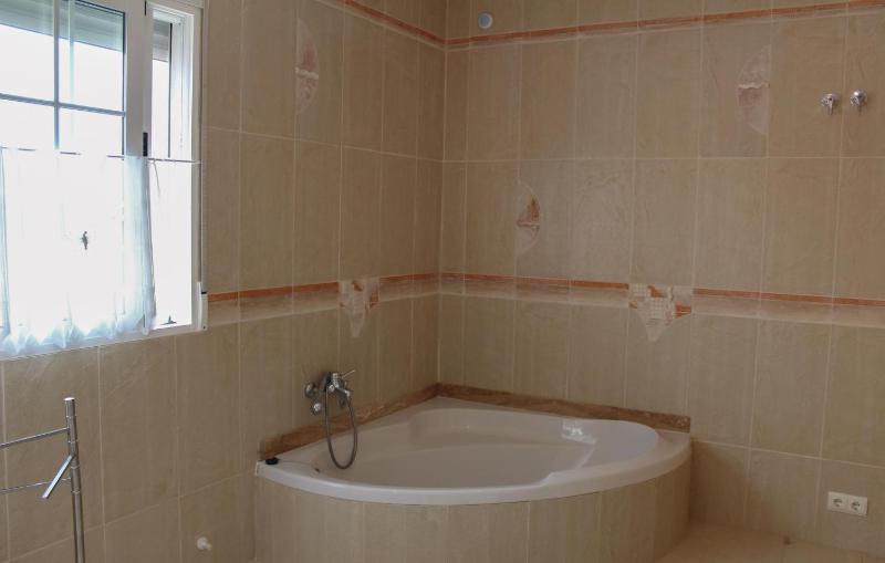 3 Bedroom Amazing Home In Monnegre - image 9