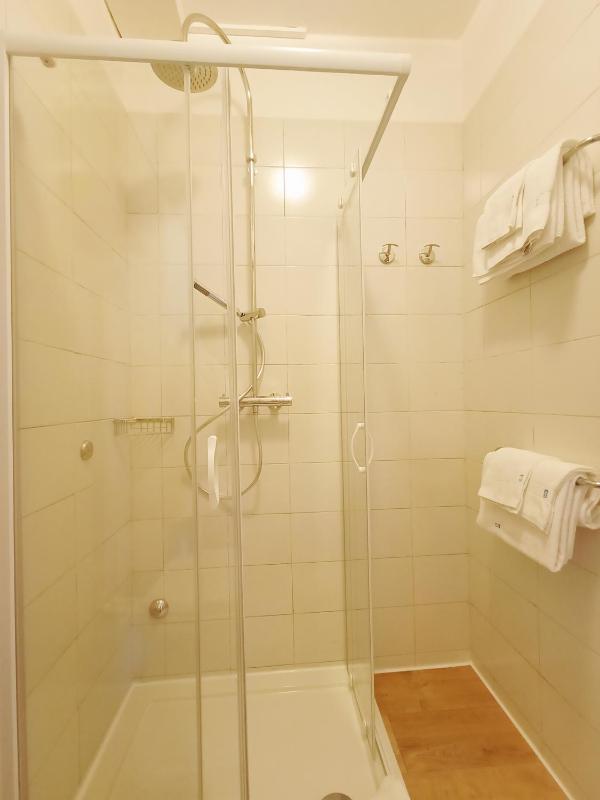 Double Room with Private Bathroom image 4