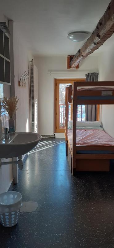 Twin Room image 3