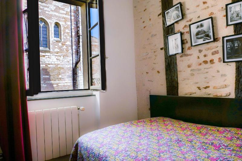 Single Room image 3