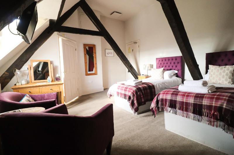 Twin Room image 1