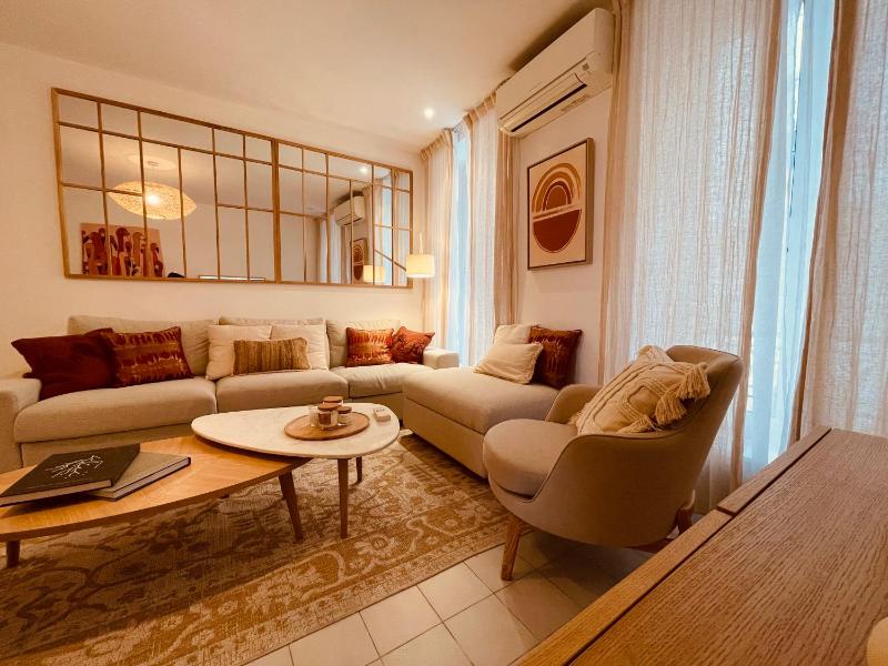 Nice Renting - PAGANINI - Spacious Apartment - 2 BedRooms - King Bed - Bathtub - Heart of Nice - image 9