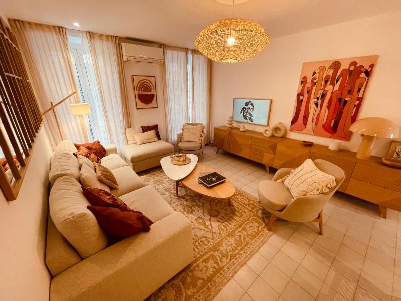 Nice Renting - PAGANINI - Spacious Apartment - 2 BedRooms - King Bed - Bathtub - Heart of Nice - image 8