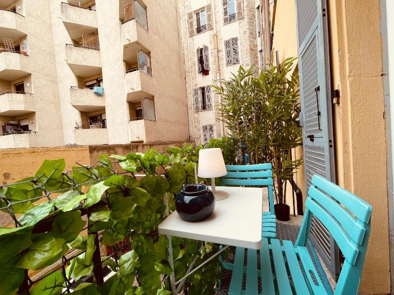 Nice Renting - PAGANINI - Spacious Apartment - 2 BedRooms - King Bed - Bathtub - Heart of Nice - image 15