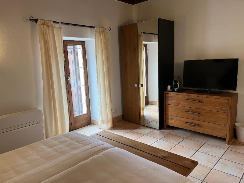 Standard Twin Room image 3