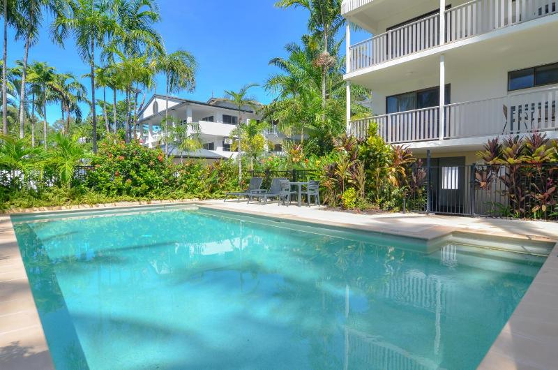 Seascape Holidays - Tropical Reef Apartments - image 9