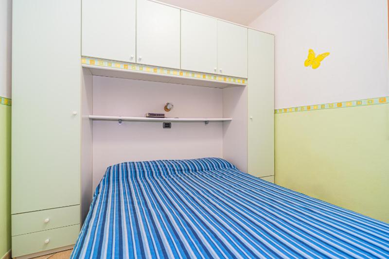 Apartment in villa 2 to 4 persons with large garden stella - image 4
