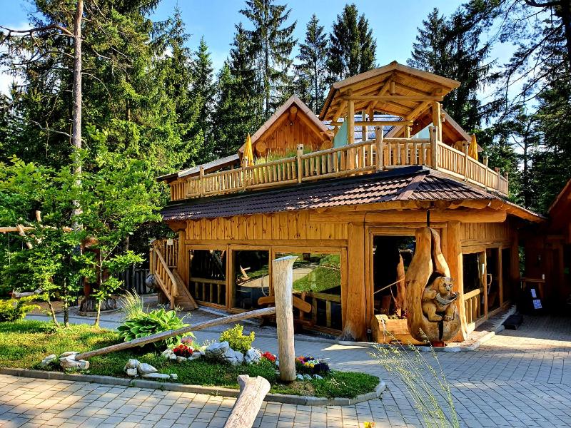 Deluxe Double or Twin Room with Garden View image 2