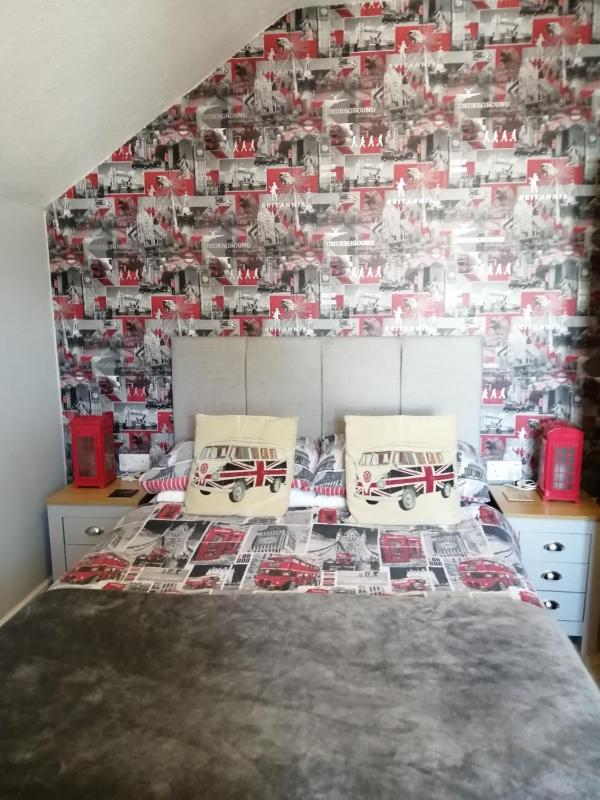 Double Room with Private Bathroom image 1