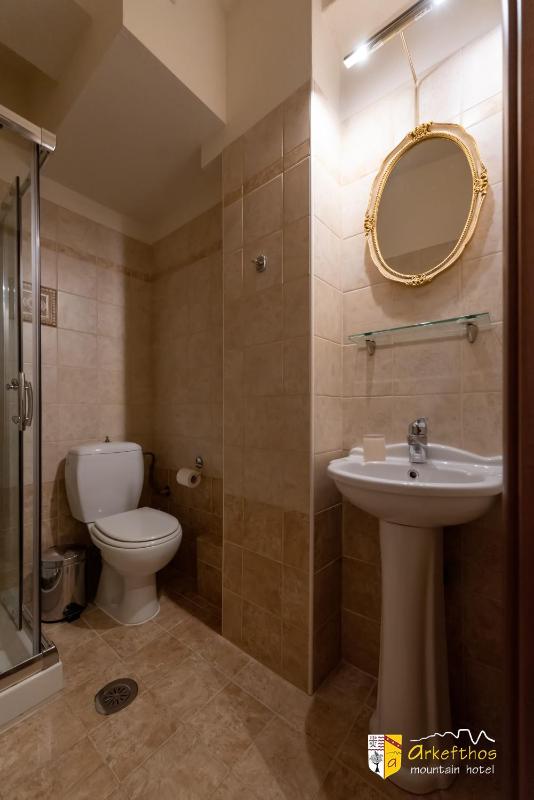 Small Double Room image 2