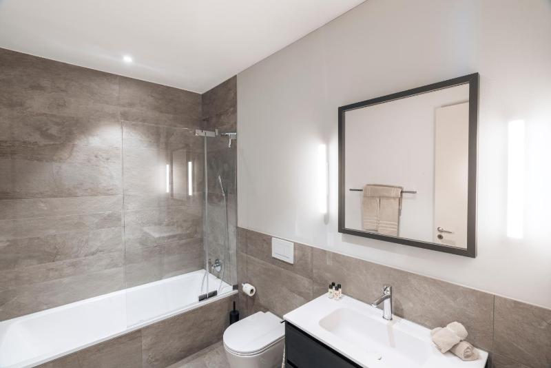 One-Bedroom Superior Apartment image 2