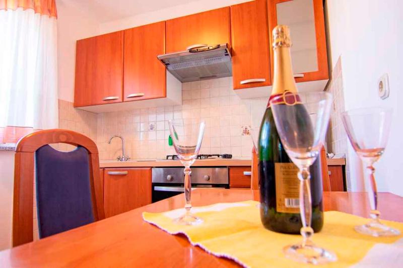 Apartment image 3