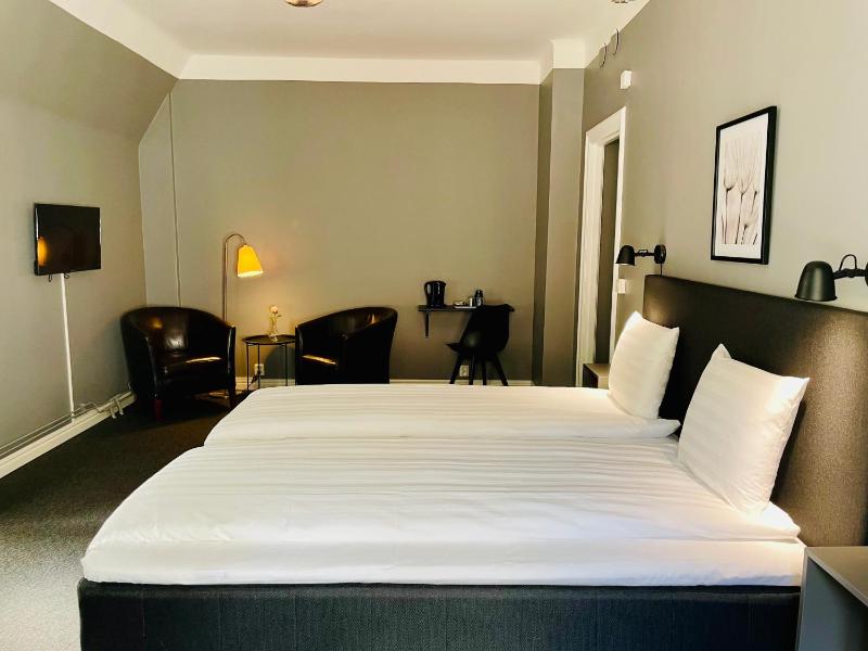 Deluxe Double Room image 1
