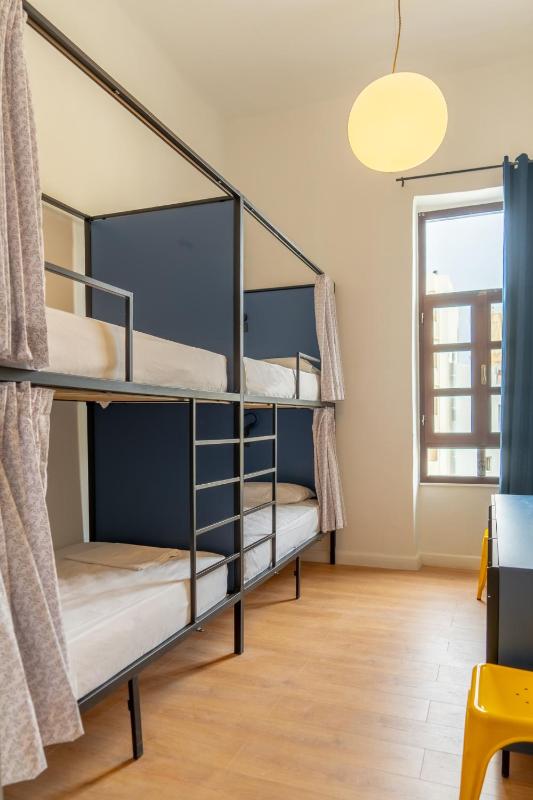 Bed in 4-Bed Mixed Dormitory Room image 3