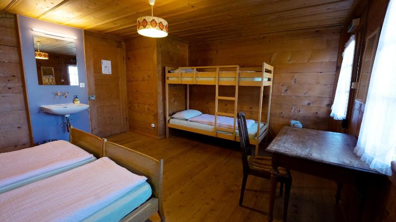 Quadruple Room with Shared Bathroom image 3