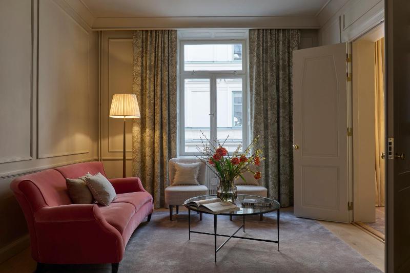 One-Bedroom Suite image 1