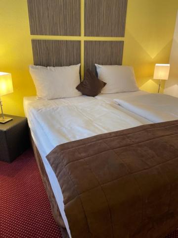 Double Room image 3