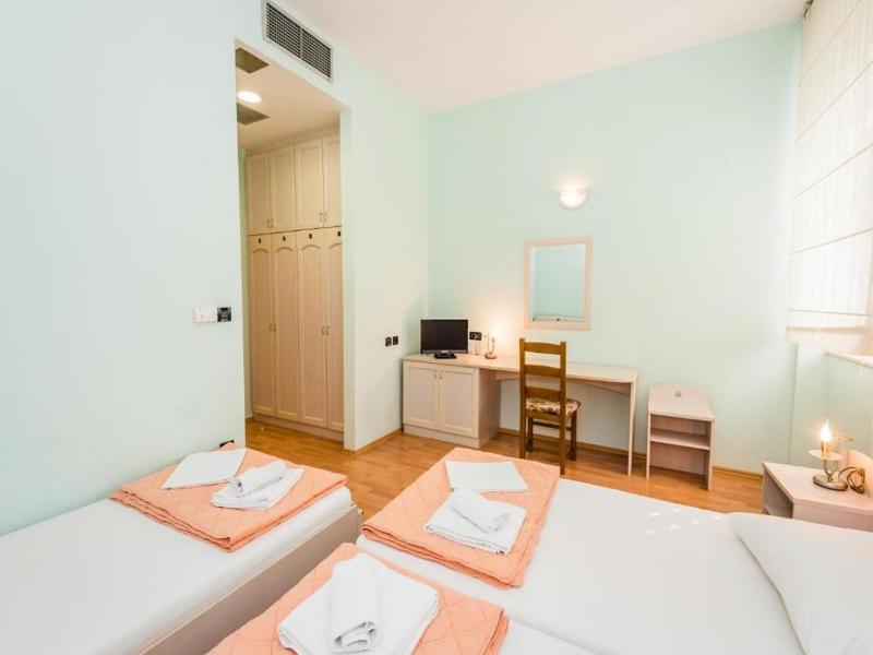 Triple Room image 1